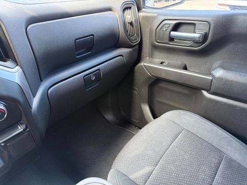 Used 2020 Chevrolet Silverado 1500 Custom w/ Custom Value Package image 18