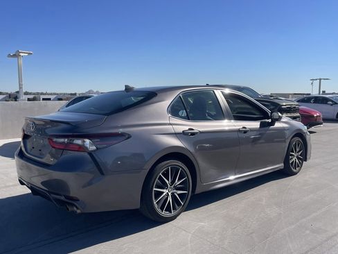 Used 2024 Toyota Camry SE image 2