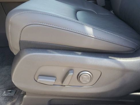New 2026 Kia Carnival EX FWD image 13