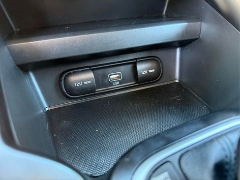Used 2020 Kia Soul LX FWD image 17