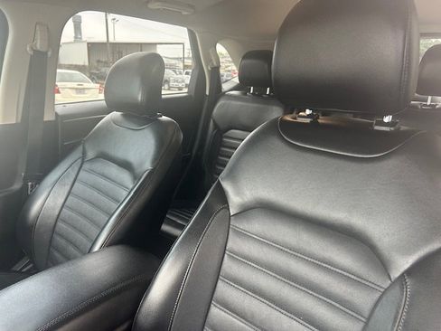 Used 2018 Ford Edge SEL w/ Equipment Group 201A FWD image 8