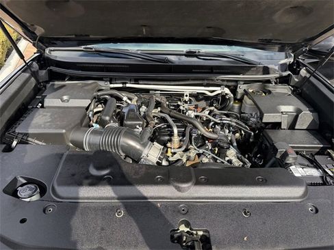 Used 2013 Lexus GX 460 image 31