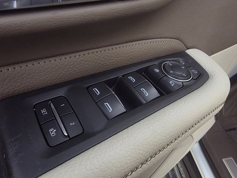 Used 2021 GMC Yukon Denali w/ Denali Ultimate Package image 12