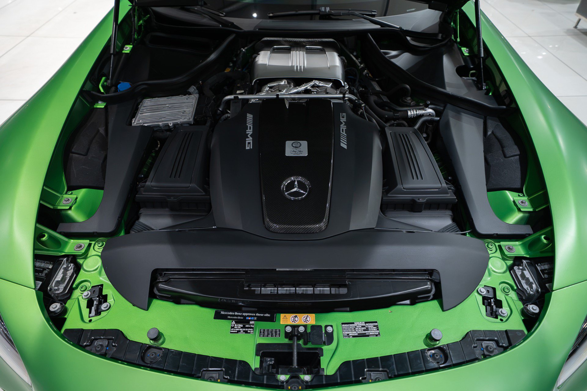 Used 2018 Mercedes-Benz AMG GT R w/ Exclusive Interior Package image 46