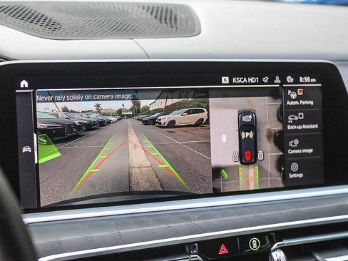 Used 2022 BMW X7 M50i w/ Dynamic Handling Package image 23