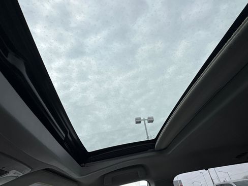 Used 2019 Toyota Sienna Limited image 29