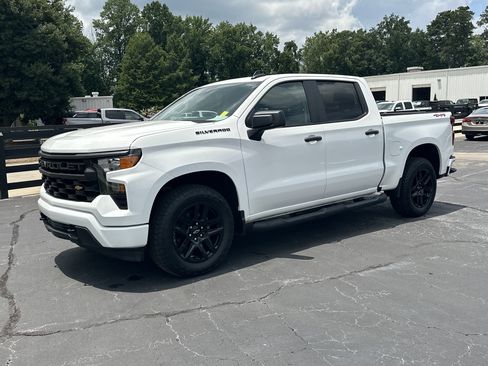 Used 2024 Chevrolet Silverado 1500 Custom w/ Turbomax Blackout Package AWD/4WD image 6