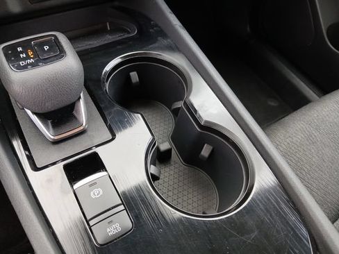 Used 2024 Nissan Rogue SV FWD image 25