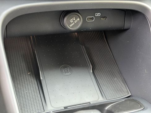 New 2026 Volvo XC40 B5 Core w/ Protection Package Premier image 19