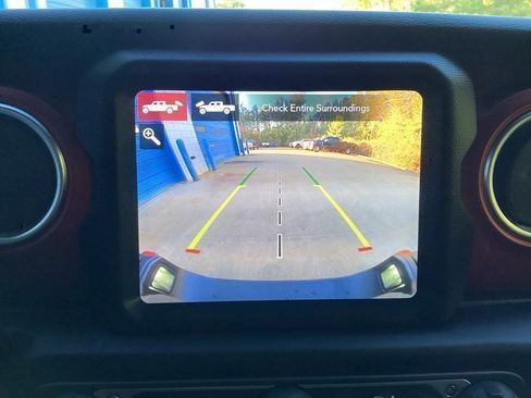 Used 2023 Jeep Gladiator Rubicon w/ LED Lighting Group image 47