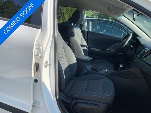 Used 2019 Kia Niro LX FWD image 5