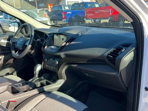 Used 2019 Ford Escape SE image 21