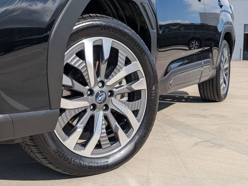 Used 2025 Subaru Forester Touring image 2