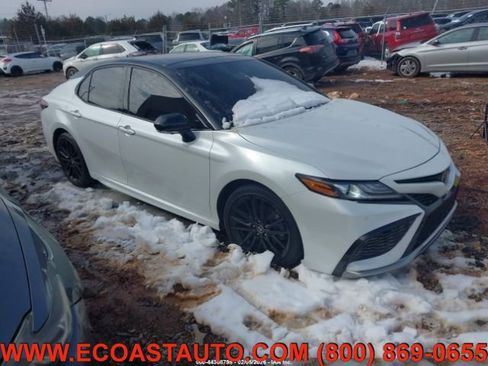 Used 2024 Toyota Camry XSE w/ Navigation Package image 2