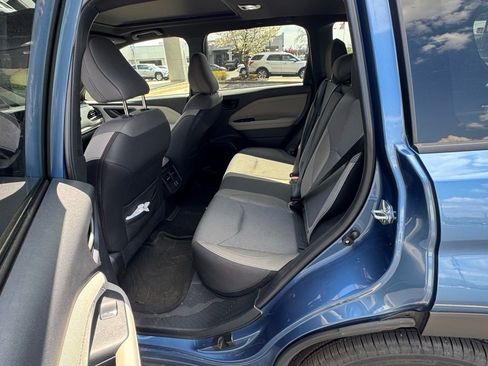 Used 2025 Subaru Forester Premium w/ Convenience Package #1 image 11