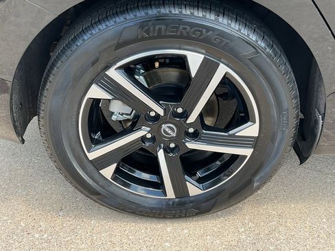 Used 2025 Nissan Sentra SV FWD image 7