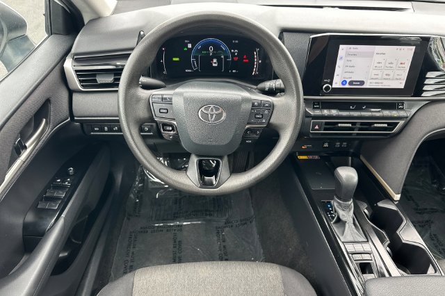 Used 2025 Toyota Camry LE FWD image 16
