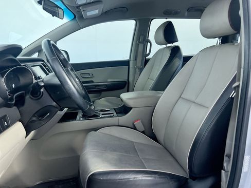 Used 2021 Kia Sedona EX FWD image 12