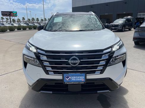 Certified 2024 Nissan Rogue Platinum FWD image 2