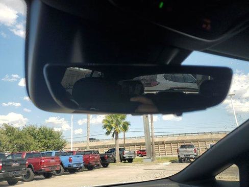 New 2026 Chevrolet Equinox EV LT image 31