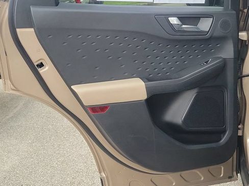 Certified 2020 Ford Escape Titanium FWD image 23