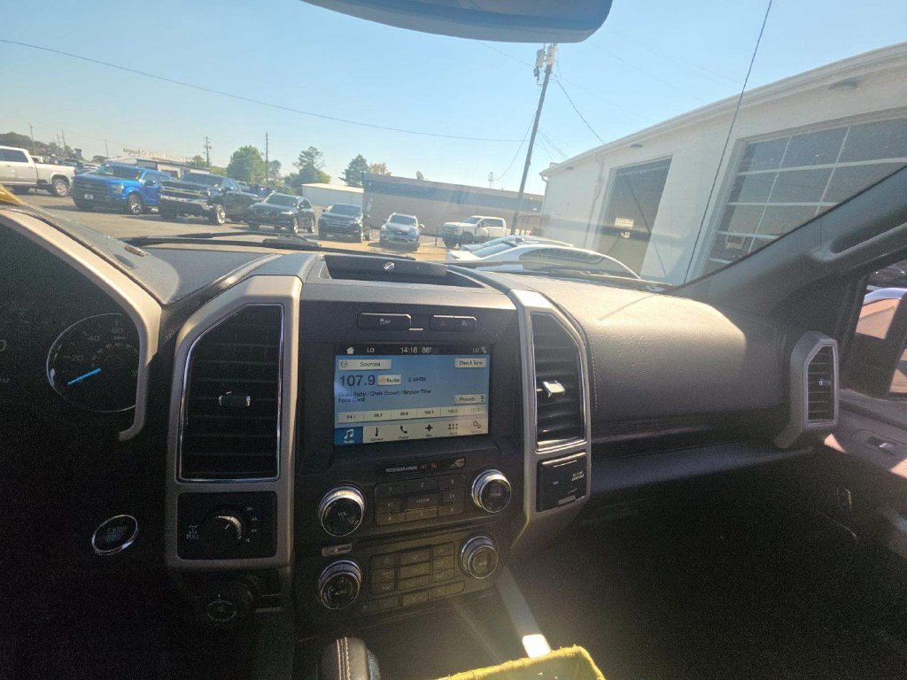 Used 2018 Ford F150 Lariat w/ Equipment Group 502A Luxury AWD/4WD image 8
