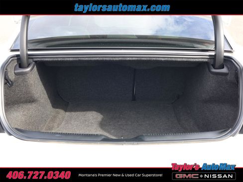 Used 2022 Chrysler 300 Touring L image 30