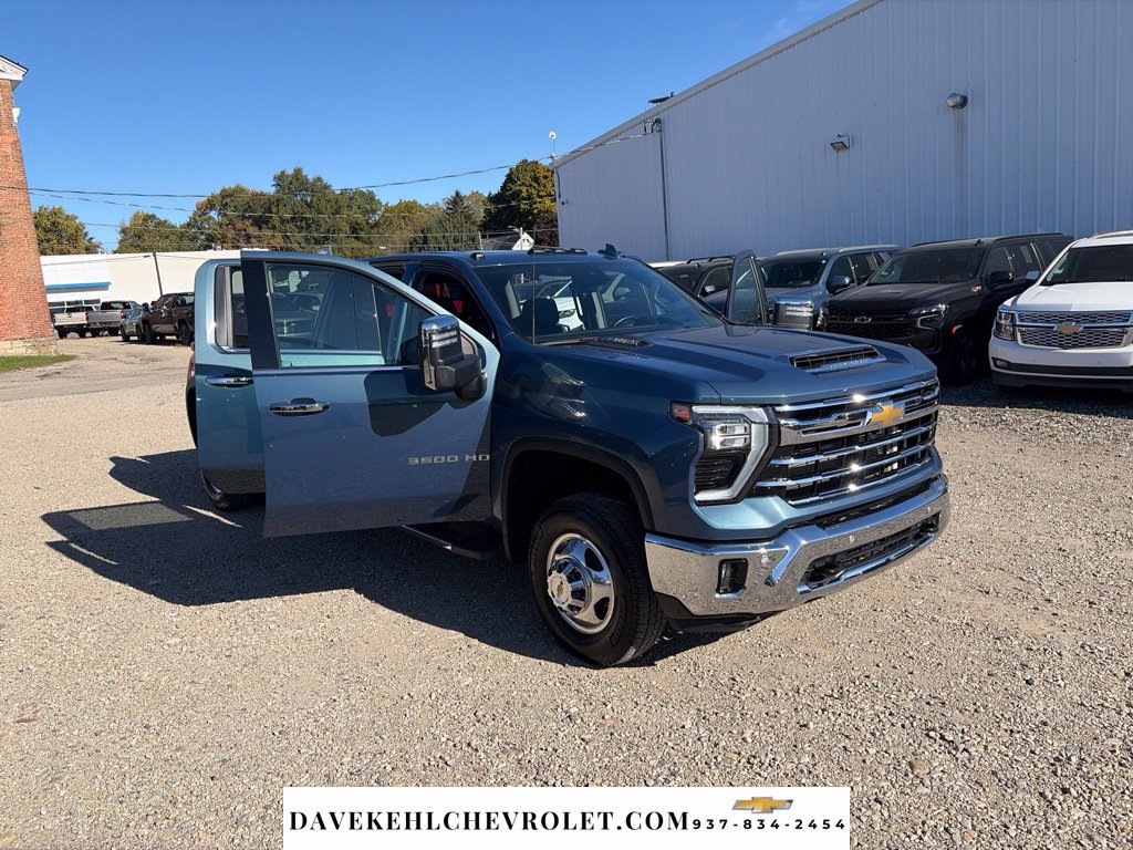 Used 2024 Chevrolet Silverado 3500 LTZ w/ LTZ Plus Package AWD/4WD image 39