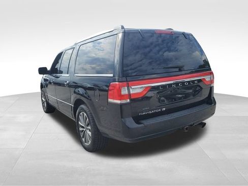 Used 2017 Lincoln Navigator L Select AWD/4WD image 6