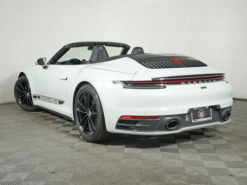Used 2022 Porsche 911 Carrera RWD image 3