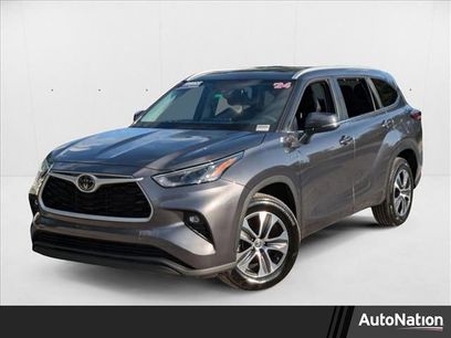 Used 2024 Toyota Highlander XLE