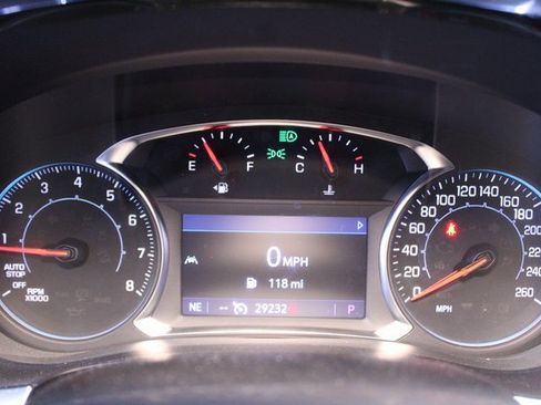 Used 2023 Chevrolet Traverse LT image 25