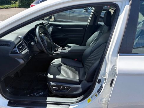 Used 2024 Toyota Camry SE FWD image 12
