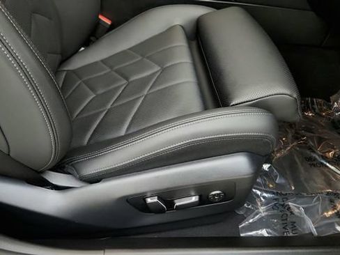 Used 2026 BMW 530i RWD image 37