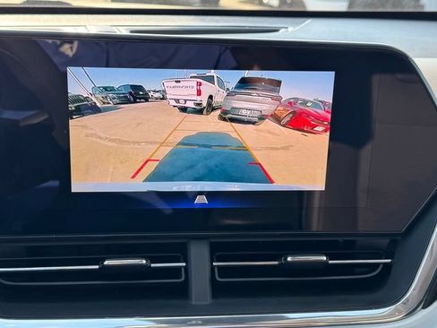 Certified 2025 Chevrolet Trax LT FWD image 14