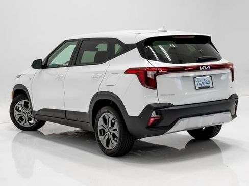 Used 2025 Kia Seltos LX AWD/4WD image 28