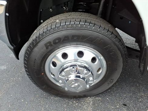 Used 2025 RAM 3500 Tradesman w/ Chrome Appearance Group image 19
