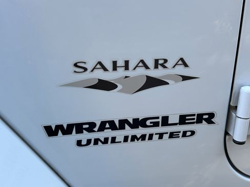 Used 2016 Jeep Wrangler Unlimited Sahara w/ Connectivity Group image 24