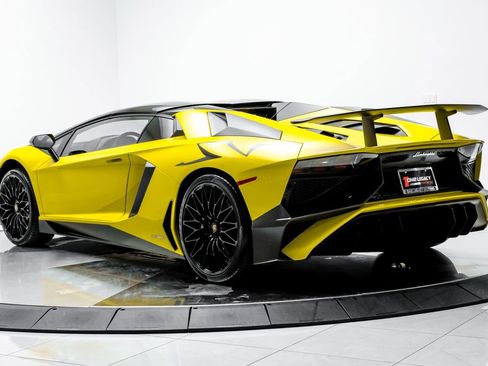 Used 2017 Lamborghini Aventador LP 750-4 Superveloce AWD/4WD image 10