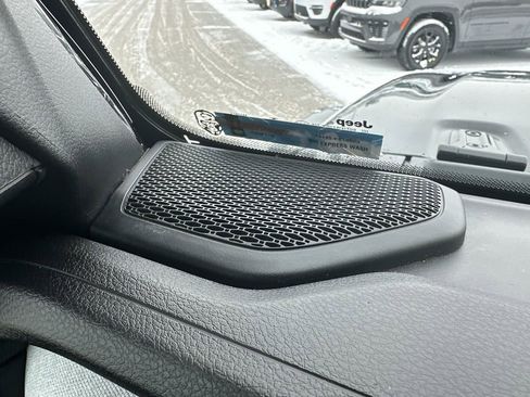 Used 2024 Jeep Gladiator Sport image 21