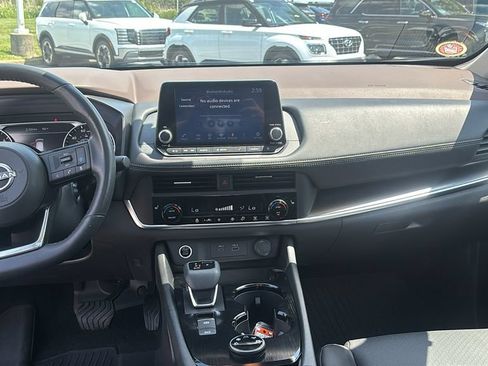 Used 2023 Nissan Rogue SV w/ SV Premium B Package AWD/4WD image 12