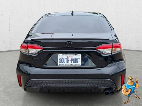 Used 2022 Toyota Corolla SE FWD image 6