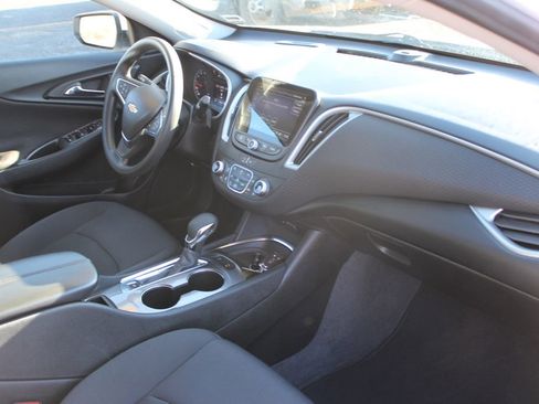 Used 2024 Chevrolet Malibu LT image 21