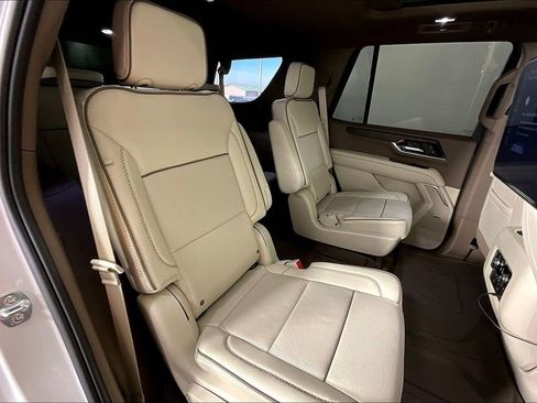 Used 2025 GMC Yukon Denali w/ Denali Reserve Package image 39