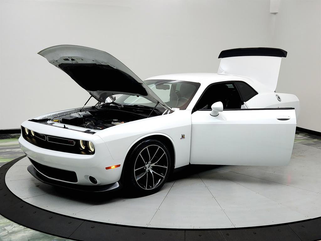 Used 2018 Dodge Challenger R/T Scat Pack RWD image 9