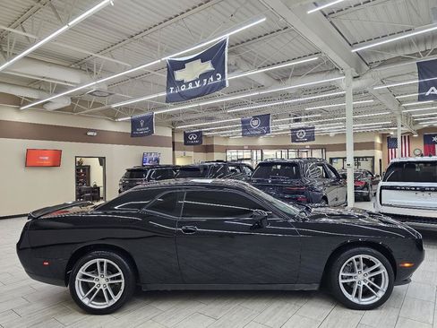 Used 2021 Dodge Challenger SXT RWD image 5