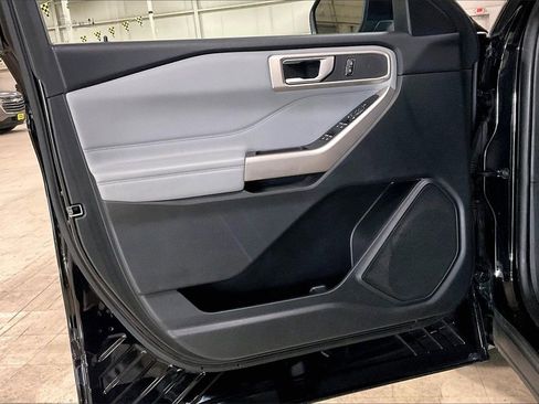 Certified 2023 Ford Explorer XLT w/ Equipment Group 202A image 21