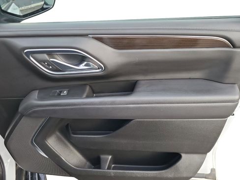 Used 2024 GMC Yukon XL SLE image 25