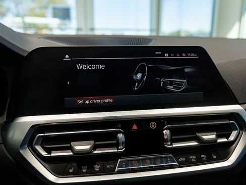 Used 2021 BMW 430i xDrive Coupe w/ Premium Package image 28