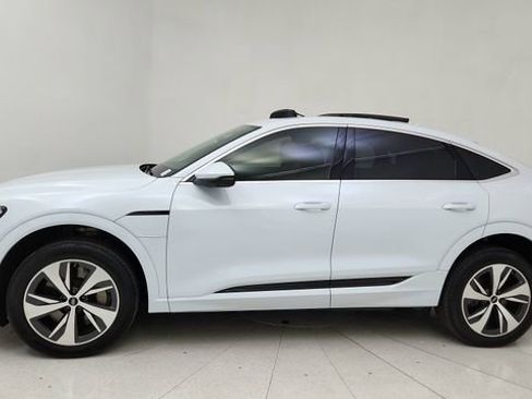 Used 2024 Audi Q8 e-tron Premium Plus w/ Premium Plus Package image 3